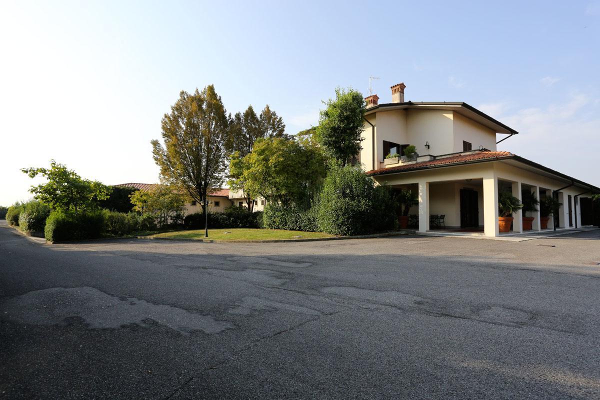 Hotel Franciacorta Paderno Franciacorta エクステリア 写真